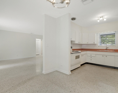 3410 Poinsettia Avenue - Photo Thumbnail 28