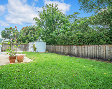 3410 Poinsettia Avenue - Photo Thumbnail 5