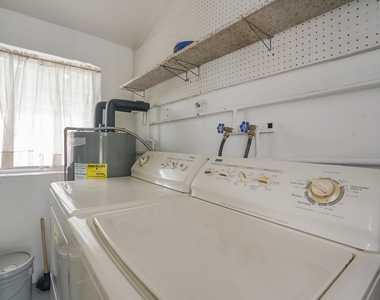 3410 Poinsettia Avenue - Photo Thumbnail 14