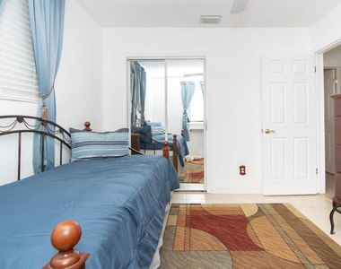 6872 Sw 15th Street - Photo Thumbnail 12