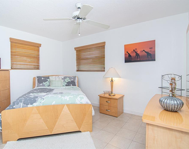 6872 Sw 15th Street - Photo Thumbnail 16