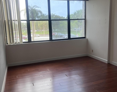 16300 Golf Club Road - Photo Thumbnail 4