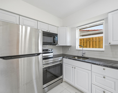 2308 Nw 3rd Avenue - Photo Thumbnail 4