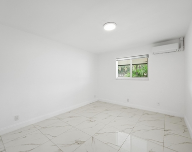 2308 Nw 3rd Avenue - Photo Thumbnail 5