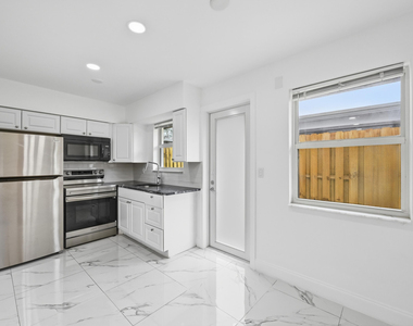 2308 Nw 3rd Avenue - Photo Thumbnail 1