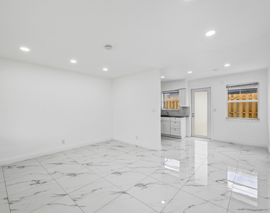 2308 Nw 3rd Avenue - Photo Thumbnail 2