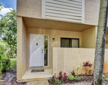9270 Nw 40th Street - Photo Thumbnail 1