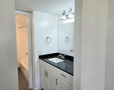 1100 Nw 87th Avenue - Photo Thumbnail 11