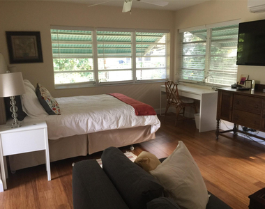 1307 Sw 18th Court - Photo Thumbnail 7