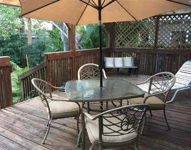 1307 Sw 18th Court - Photo Thumbnail 5