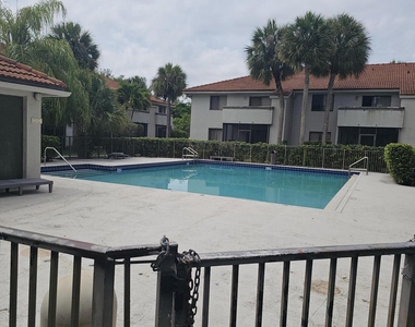 8455 Coral Lake Way - Photo Thumbnail 3