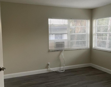 710 7th Street - Photo Thumbnail 1