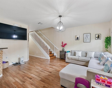 4755 Cypress Street - Photo Thumbnail 5