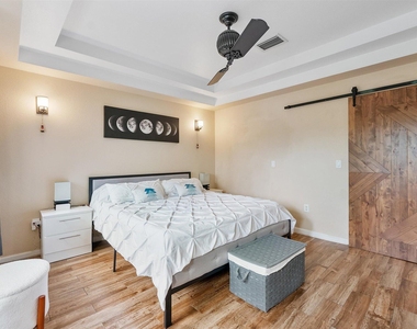 4755 Cypress Street - Photo Thumbnail 13