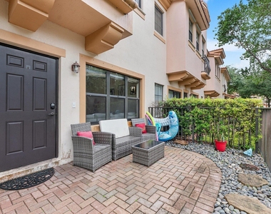 4755 Cypress Street - Photo Thumbnail 25