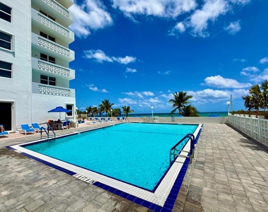 4250 Galt Ocean Drive - Photo Thumbnail 21