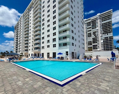 4250 Galt Ocean Drive - Photo Thumbnail 20