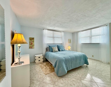 4250 Galt Ocean Drive - Photo Thumbnail 35