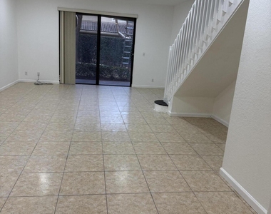 3906 Cherry Lane - Photo Thumbnail 2