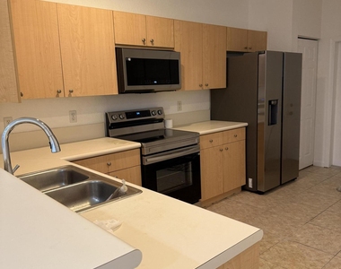 3906 Cherry Lane - Photo Thumbnail 3