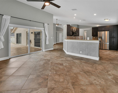 8949 Nw 45th Court - Photo Thumbnail 8