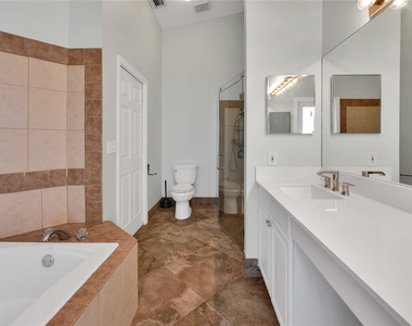 8949 Nw 45th Court - Photo Thumbnail 14