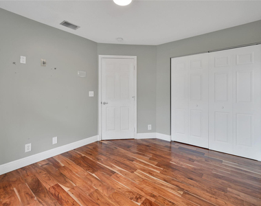 8949 Nw 45th Court - Photo Thumbnail 16
