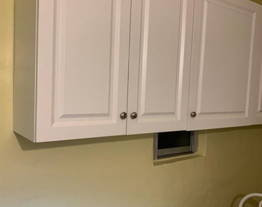 8457 Southampton Drive - Photo Thumbnail 4