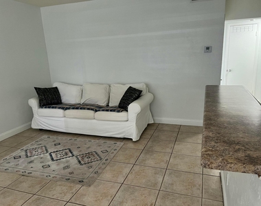 2200 S Ocean Drive - Photo Thumbnail 9