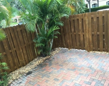 644 Ne 16th Avenue - Photo Thumbnail 2