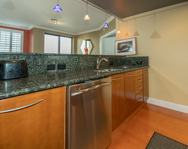 511 Lucerne Avenue - Photo Thumbnail 8