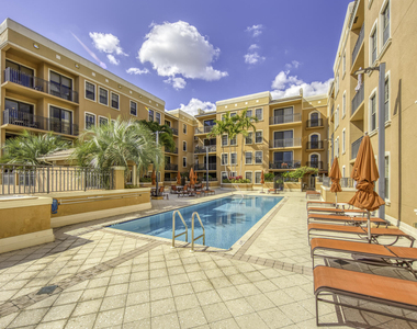 511 Lucerne Avenue - Photo Thumbnail 1