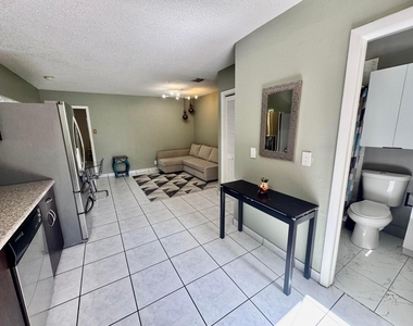 150 Ne 146th Street Ne - Photo Thumbnail 2