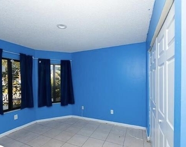 915 Buttonwood Avenue - Photo Thumbnail 5