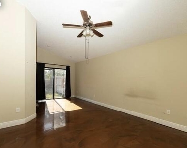 915 Buttonwood Avenue - Photo Thumbnail 4