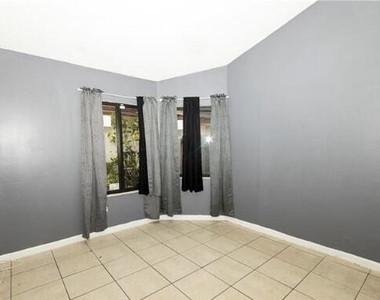 915 Buttonwood Avenue - Photo Thumbnail 6
