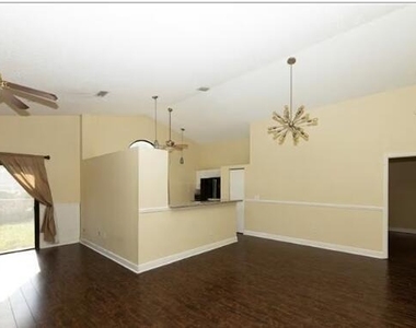915 Buttonwood Avenue - Photo Thumbnail 1