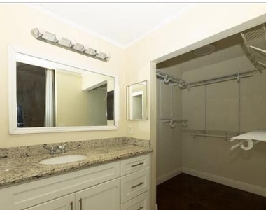 915 Buttonwood Avenue - Photo Thumbnail 9