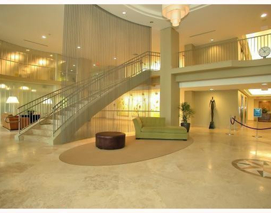 511 Se 5 Avenue - Photo Thumbnail 2