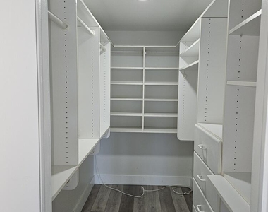 4164 Inverrary Drive - Photo Thumbnail 11