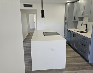 4164 Inverrary Drive - Photo Thumbnail 2