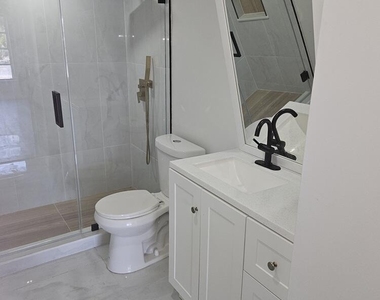 4164 Inverrary Drive - Photo Thumbnail 10