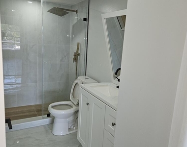 4164 Inverrary Drive - Photo Thumbnail 9