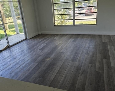 4164 Inverrary Drive - Photo Thumbnail 5