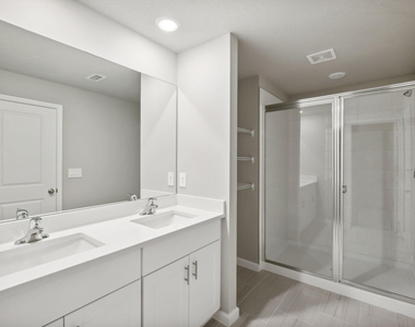 394 Salisbury Circle - Photo Thumbnail 14