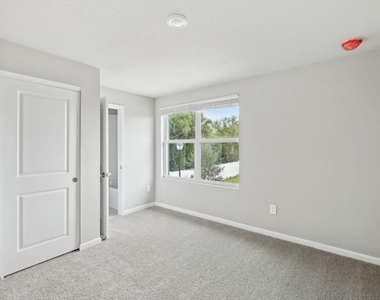 394 Salisbury Circle - Photo Thumbnail 15