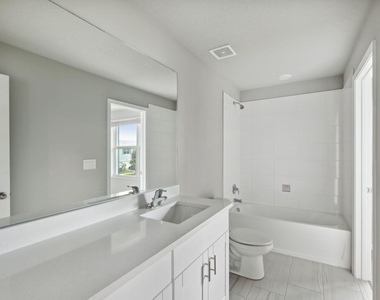 394 Salisbury Circle - Photo Thumbnail 16