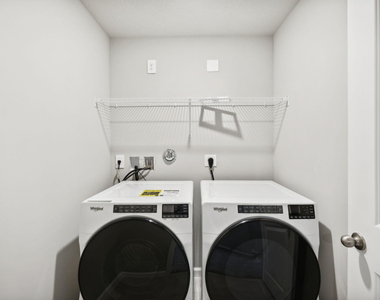 394 Salisbury Circle - Photo Thumbnail 18