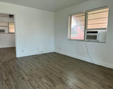 1734 Fletcher Street - Photo Thumbnail 6