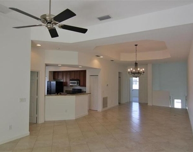 3485 Sw Sawgrass Villas Drive - Photo Thumbnail 2